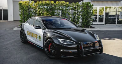 Tesla Model S Plaid reports for police duty